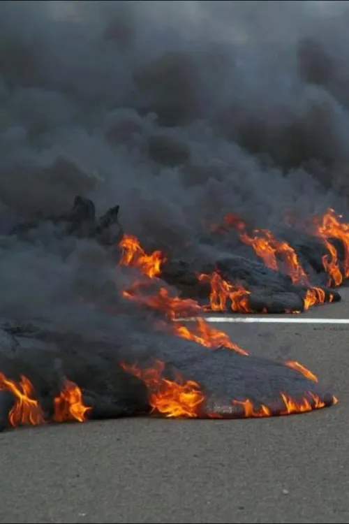 Texture comparison of raw and polished obsidian